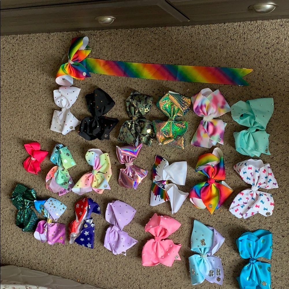 20 jojo bows and free jojo bow holder